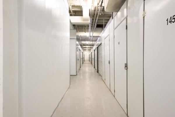 Facility photo: //images.sparefoot.com/medium/21509769f4a8bf079da.jpg