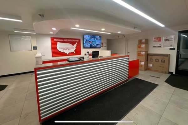 Facility photo: //images.sparefoot.com/medium/215098690a0add5b8db.jpg