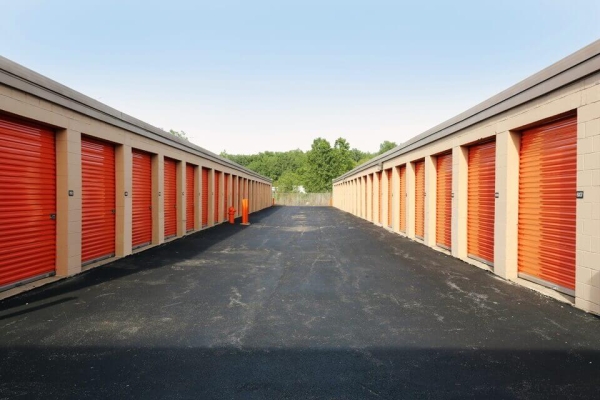 Facility photo: //images.sparefoot.com/medium/21509968920400339ce.jpg