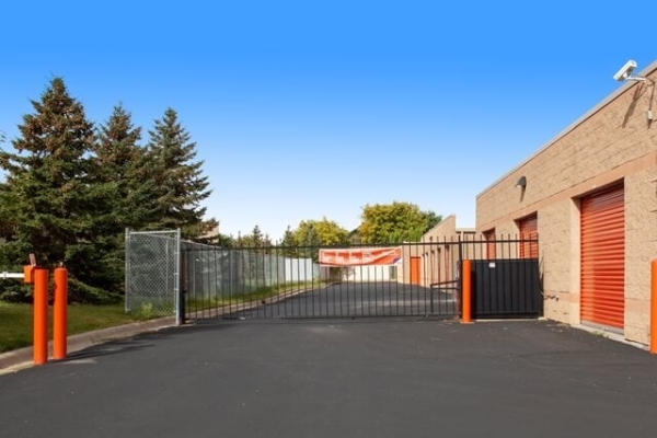 Facility photo: //images.sparefoot.com/medium/2151006878f6e7315f1.jpg