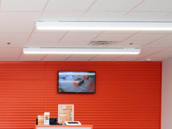 Facility photo: //images.sparefoot.com/medium/215101688cbe0a29001.jpg