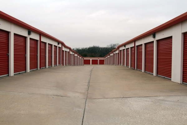 Facility photo: //images.sparefoot.com/medium/215102688b6ce2e5b45.jpg