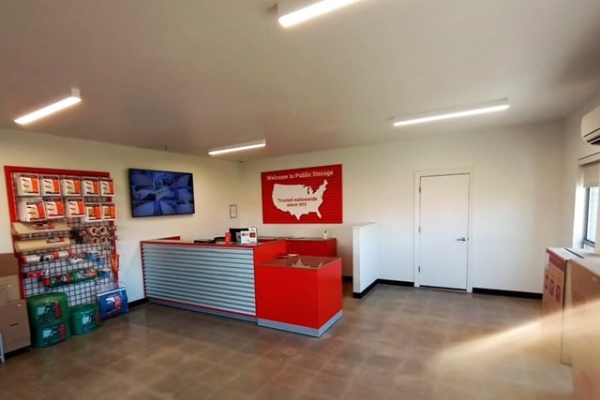 Facility photo: //images.sparefoot.com/medium/21510268a71b6147e58.jpg