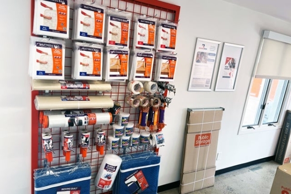 Facility photo: //images.sparefoot.com/medium/215104688f60b841b25.jpg