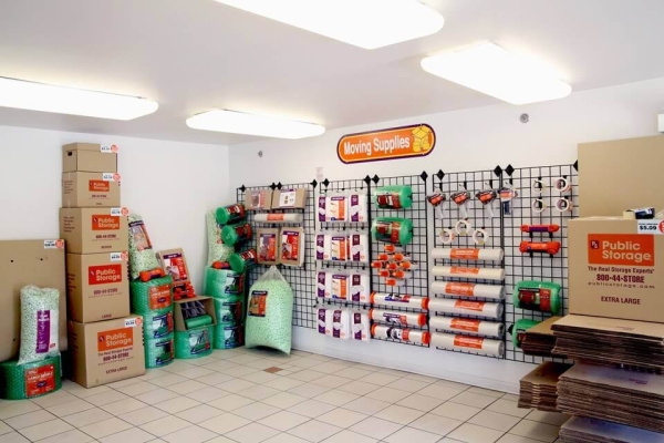 Storage Units at Public Storage - Berwyn - 2801 S Harlem Ave - 2801 S Harlem Ave