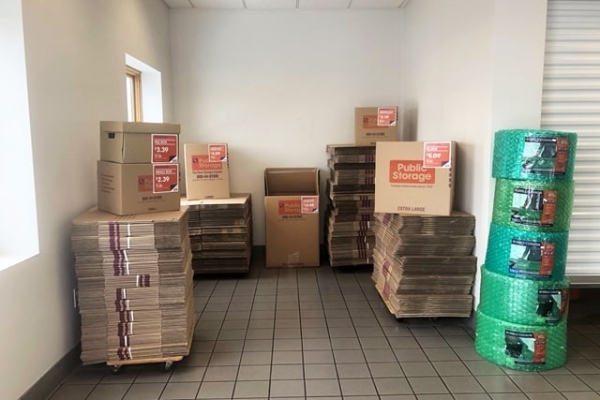 Facility photo: //images.sparefoot.com/medium/2151116908b85a5fbe4.jpg