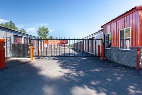 Facility photo: //images.sparefoot.com/medium/21511369610faabd6e6.jpg