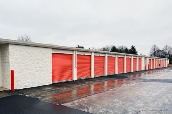 Facility photo: //images.sparefoot.com/medium/2151146a426e71f3a85.jpg