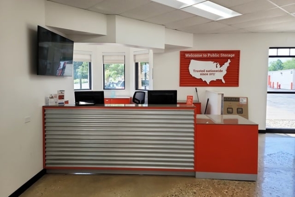 Facility photo: //images.sparefoot.com/medium/2151156991d498b6c75.jpg