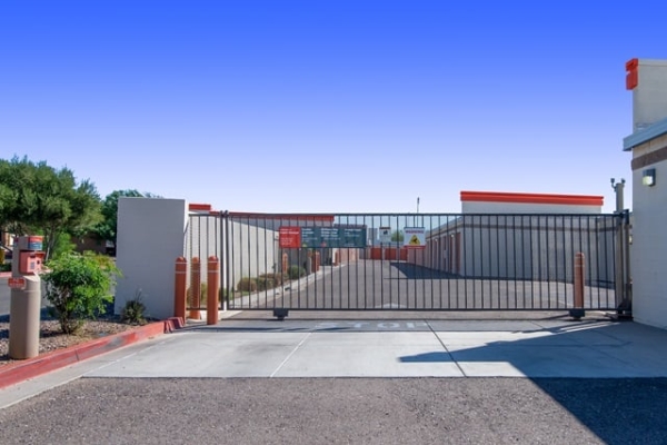 Storage Units at Public Storage - Gilbert - 1515 N Greenfield Rd - 1515 N Greenfield Rd