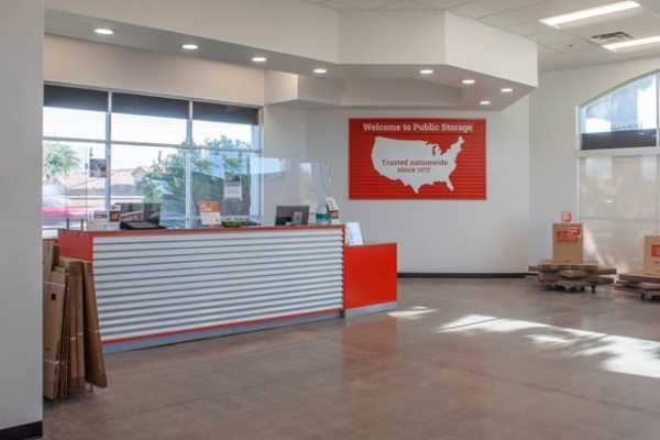 Facility photo: //images.sparefoot.com/medium/215121694801942c4b6.jpg