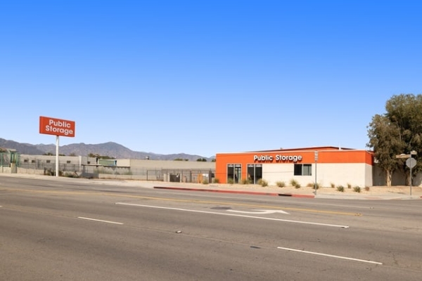 Facility photo: //images.sparefoot.com/medium/2151456877a689a8d3d.jpg