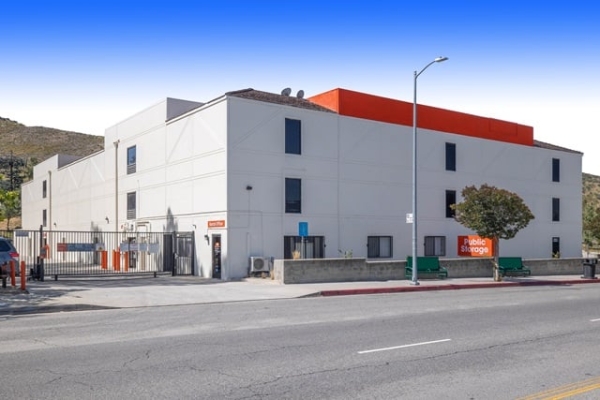 Facility photo: //images.sparefoot.com/medium/2151486890b39ec7b92.jpg