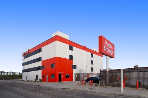 Facility photo: //images.sparefoot.com/medium/2151546910a5b668c8c.jpg