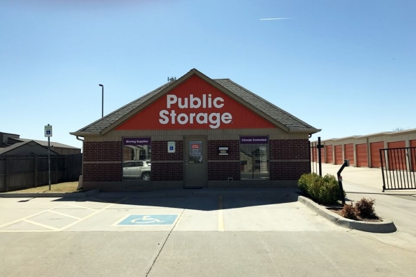 Storage Units at Public Storage - Oklahoma City - 6814 NW 122nd St - 6814 NW 122nd St