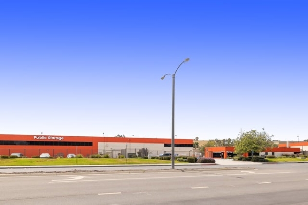 Facility photo: //images.sparefoot.com/medium/2151606884d55036639.jpg