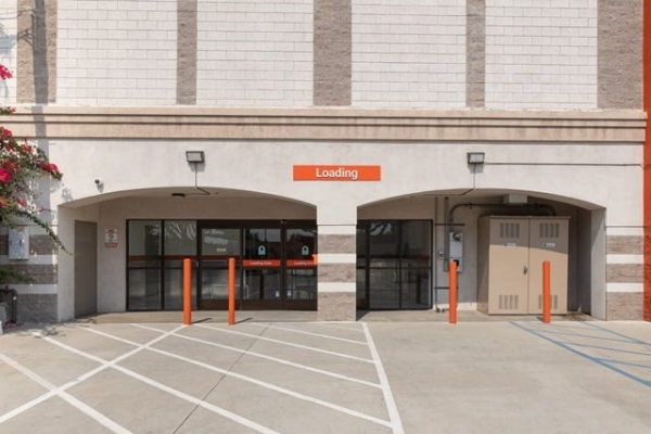 Facility photo: //images.sparefoot.com/medium/2151636890b3ac9d447.jpg