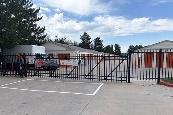Facility photo: //images.sparefoot.com/medium/215167687f92a17c821.jpg