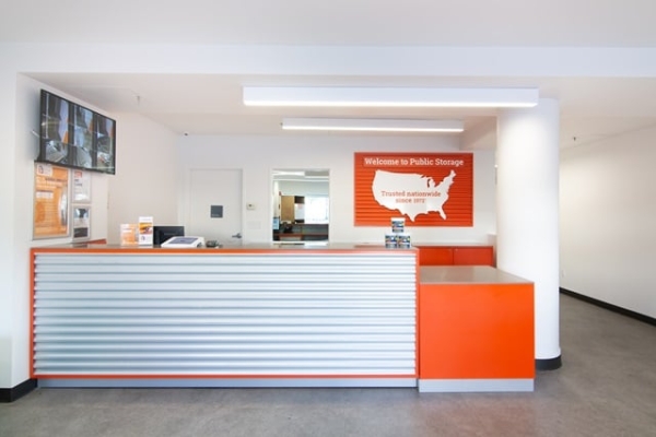 Facility photo: //images.sparefoot.com/medium/2151706999c2311edea.jpg