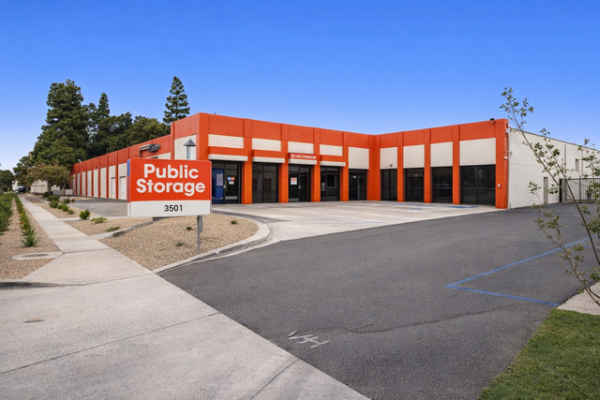 Facility photo: //images.sparefoot.com/medium/2151736a256fd167839.jpg