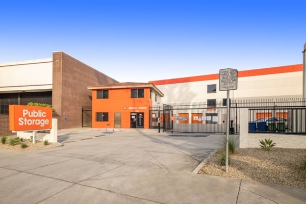 Facility photo: //images.sparefoot.com/medium/2151766961103562366.jpg