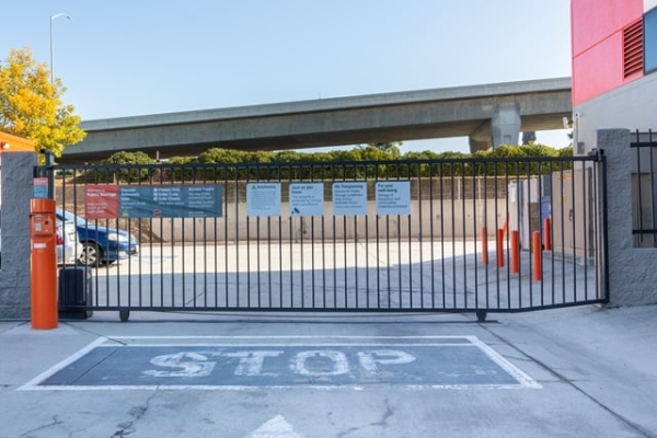 Facility photo: //images.sparefoot.com/medium/2151826884d569db016.jpg