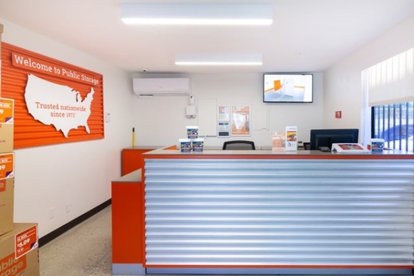 Facility photo: //images.sparefoot.com/medium/215182695e6c9e4f2d7.jpg