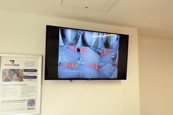 Facility photo: //images.sparefoot.com/medium/215187691f232bf2c13.jpg