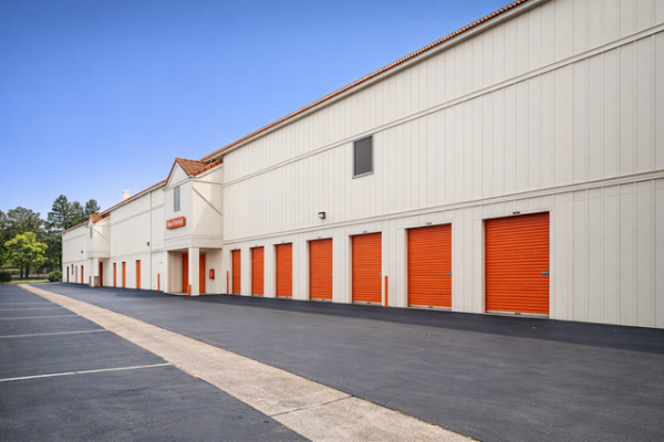 Facility photo: //images.sparefoot.com/medium/2151916999c266d8720.jpg