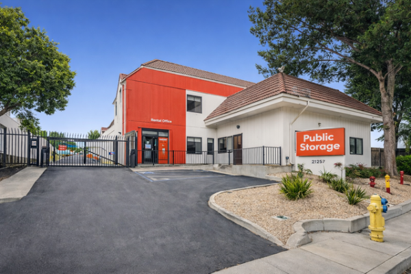 Facility photo: //images.sparefoot.com/medium/21519169f74b682a3d4.jpg
