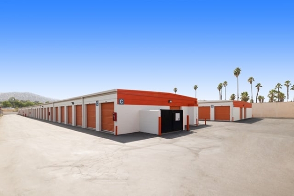 Facility photo: //images.sparefoot.com/medium/2151946890b36080efb.jpg
