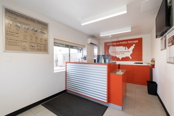 Facility photo: //images.sparefoot.com/medium/2151946890b36168387.jpg