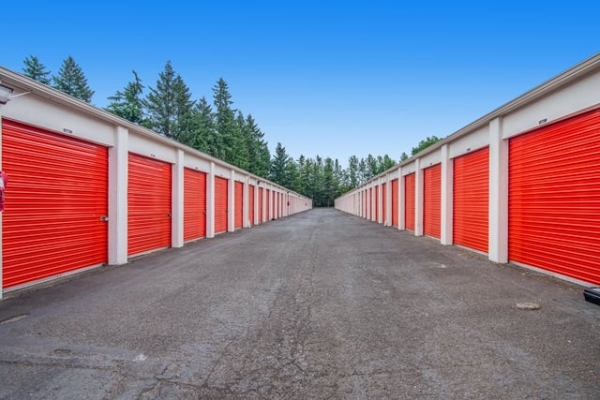 Facility photo: //images.sparefoot.com/medium/215195687b9d6c9ca7d.jpg