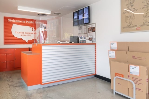 Facility photo: //images.sparefoot.com/medium/2151966890b30c0dccd.jpg