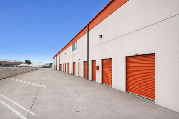 Facility photo: //images.sparefoot.com/medium/21519669e62bfde91dc.jpg