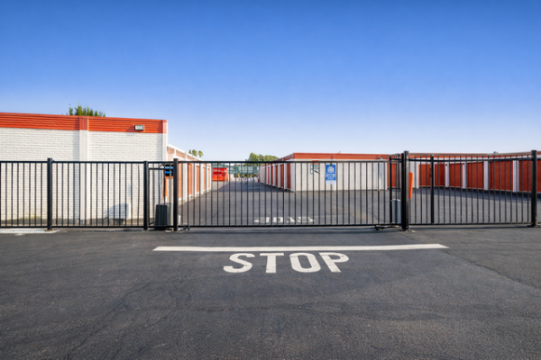 Facility photo: //images.sparefoot.com/medium/21520669f4ab9559718.jpg