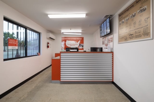 Facility photo: //images.sparefoot.com/medium/2152076884d58b135c8.jpg