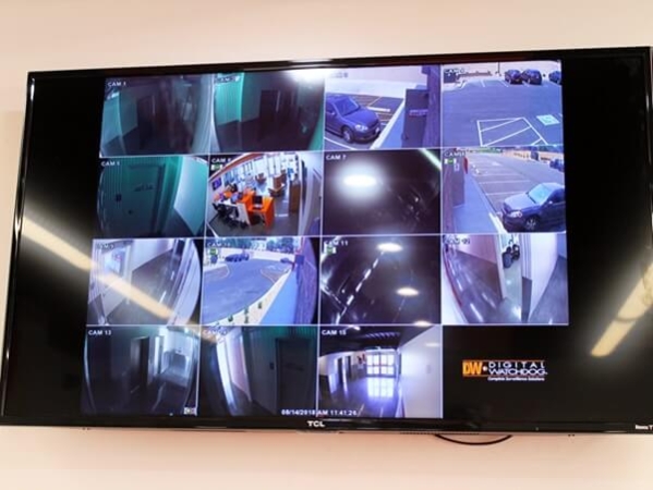 Facility photo: //images.sparefoot.com/medium/2152116995c9d0f3e73.jpg