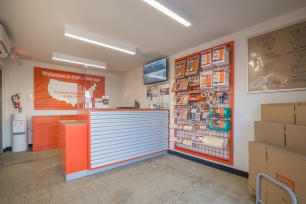 Facility photo: //images.sparefoot.com/medium/2152136999c24ec3224.jpg