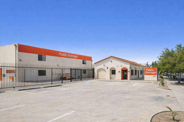 Facility photo: //images.sparefoot.com/medium/21521469ff344064ac4.jpg