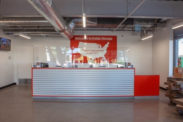 Facility photo: //images.sparefoot.com/medium/2152156a2964949ed5a.jpg