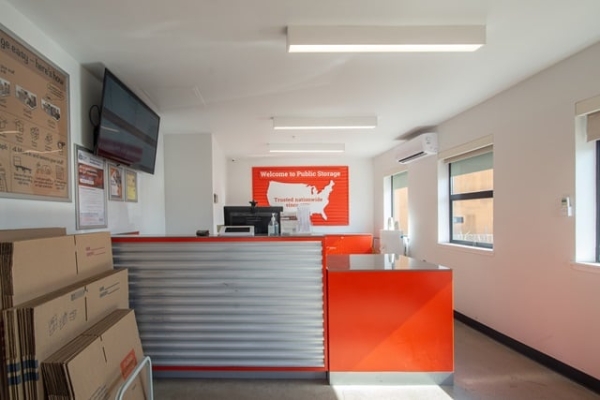 Facility photo: //images.sparefoot.com/medium/215217688e10cc64052.jpg