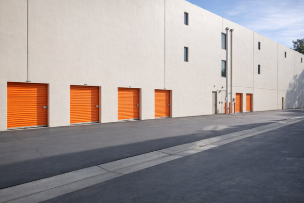 Facility photo: //images.sparefoot.com/medium/21522369ff348dc0e3f.jpg
