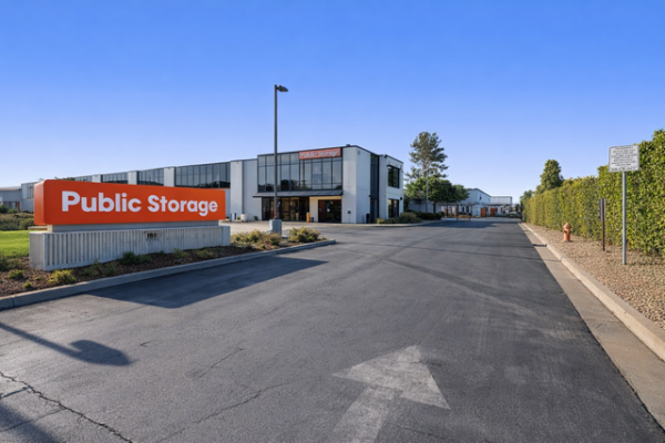 Facility photo: //images.sparefoot.com/medium/21522469f4aa42dc0cc.jpg