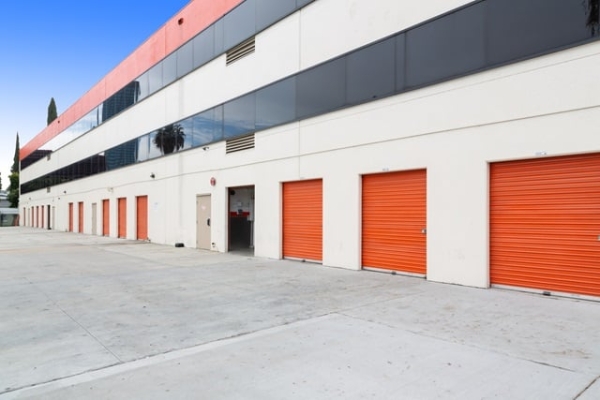 Storage Units at Public Storage - Studio City - 10830 Ventura Blvd - 10830 Ventura Blvd