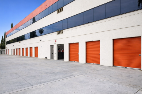 Storage Units at Public Storage - Studio City - 10830 Ventura Blvd - 10830 Ventura Blvd