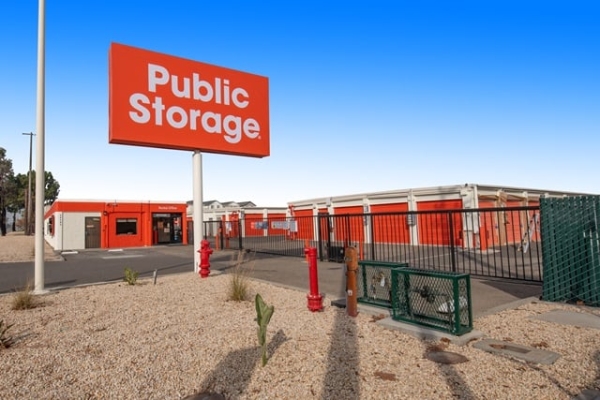 Facility photo: //images.sparefoot.com/medium/215233688e10bb6339f.jpg