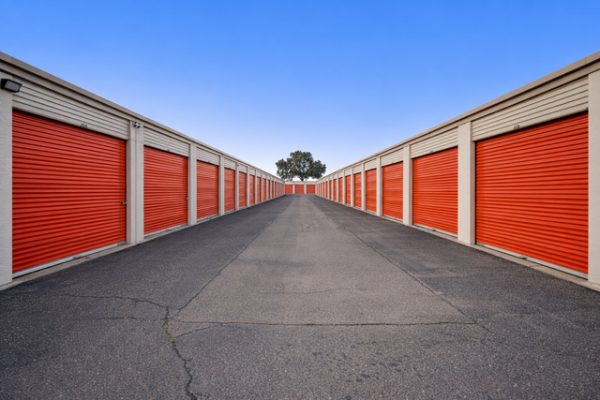 Facility photo: //images.sparefoot.com/medium/21523369f5fbf9397dc.jpg