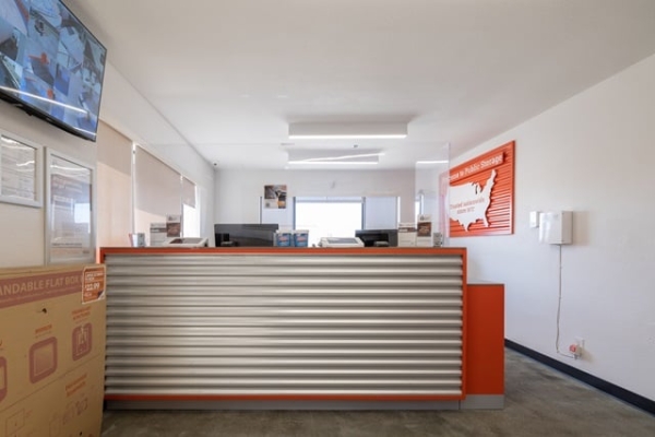 Facility photo: //images.sparefoot.com/medium/2152376890b3438500e.jpg