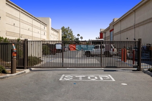 Facility photo: //images.sparefoot.com/medium/215238693c28b1e6c0a.jpg